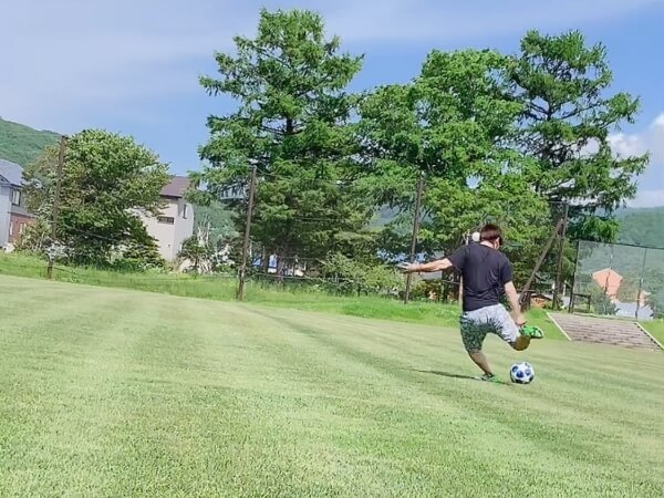 松野 保之さんがゴルフしてる写真